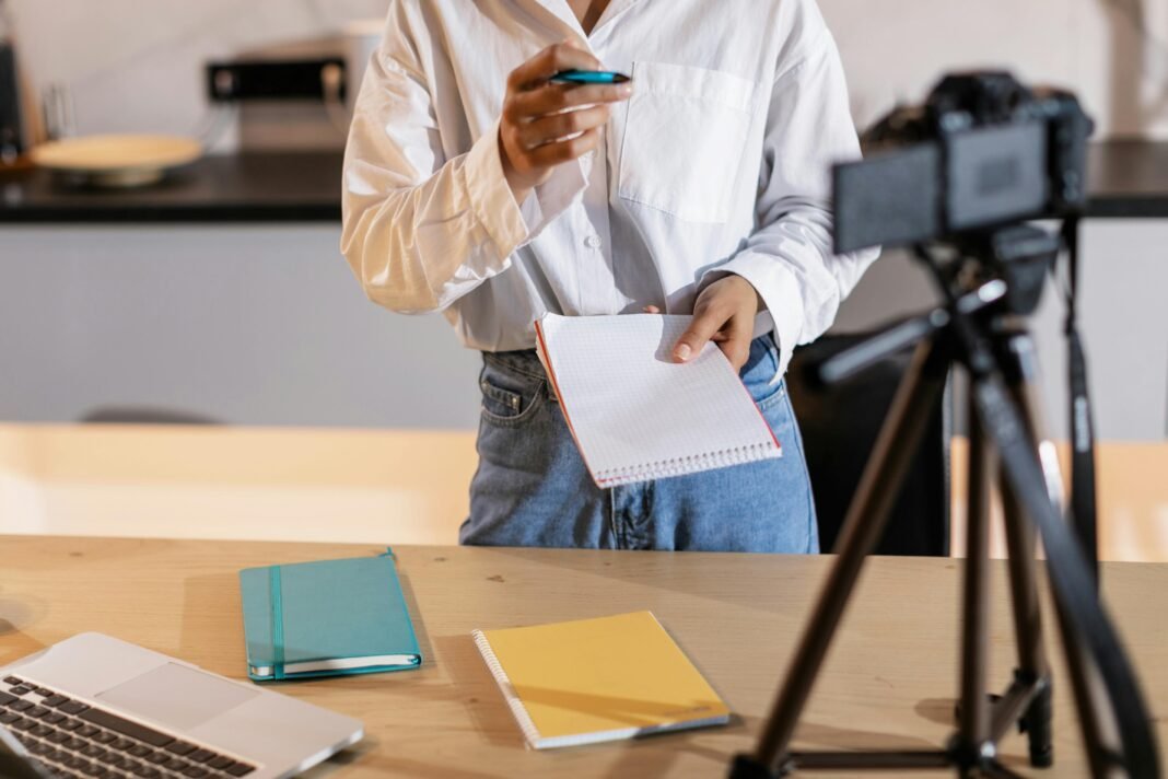 Why Everyone Wants To Become Famous Online